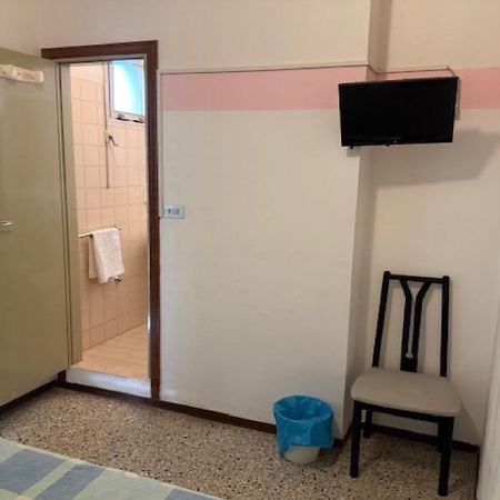 Hotel Nives Rimini Exterior photo