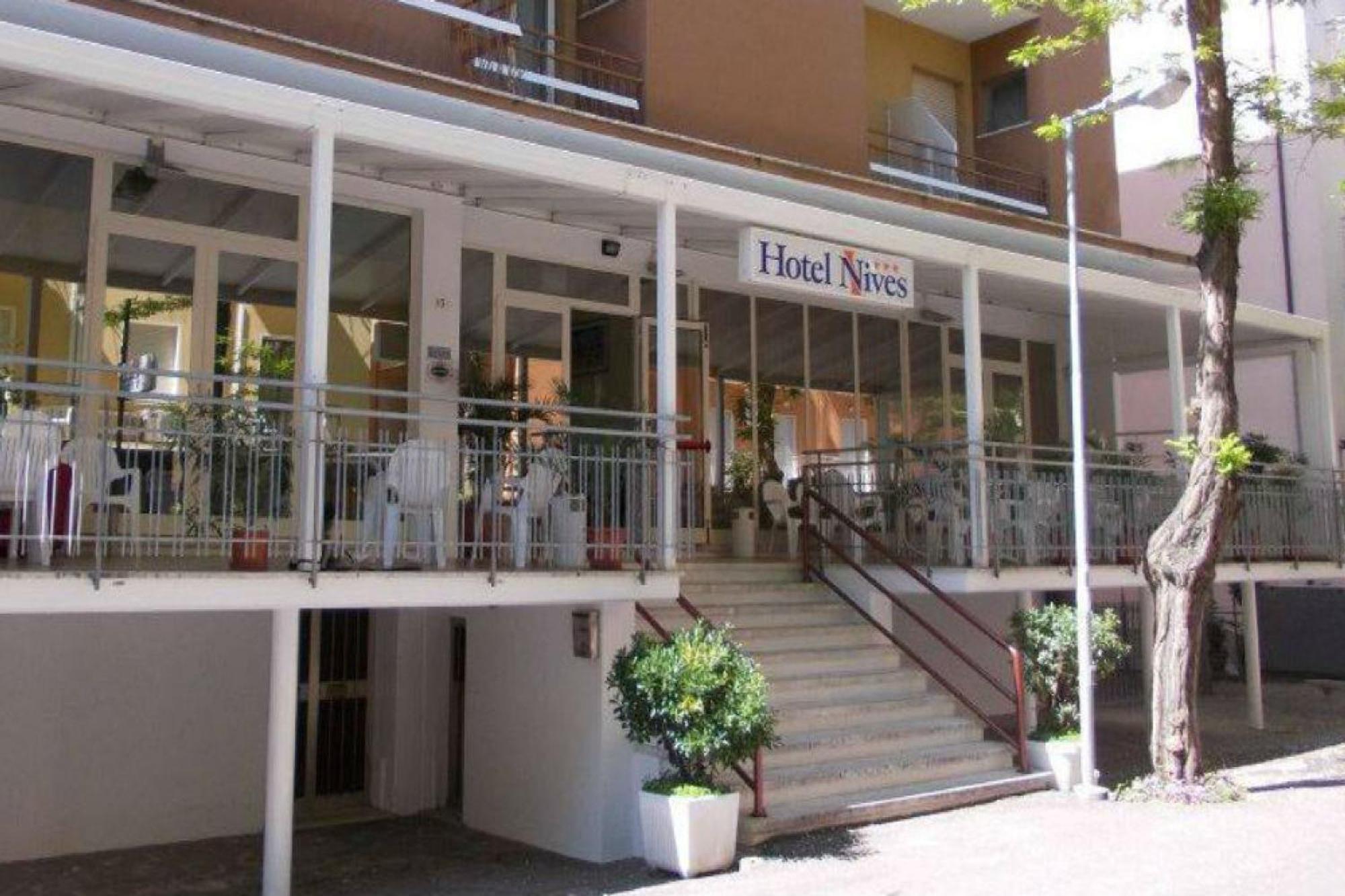 Hotel Nives Rimini Exterior photo