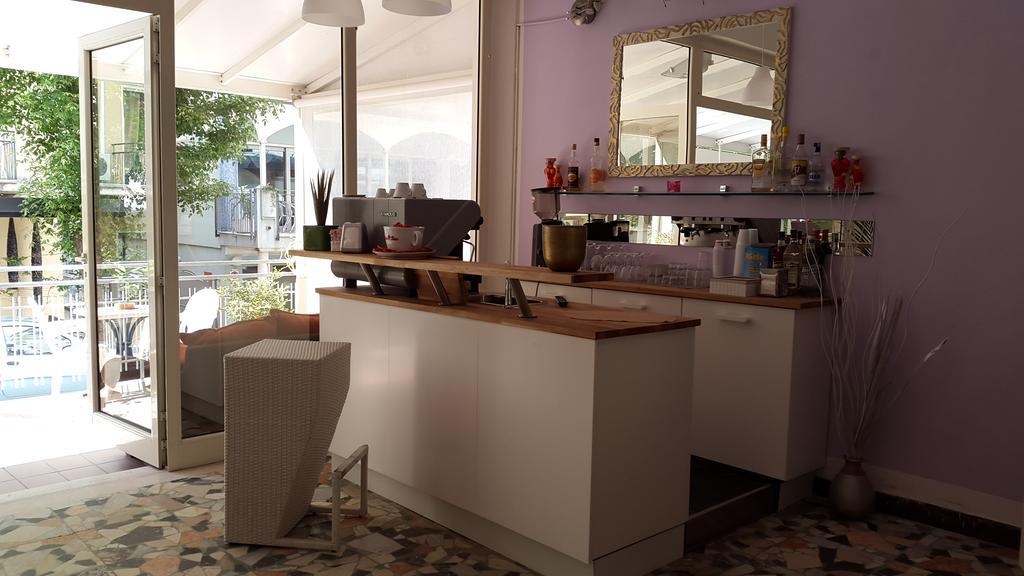 Hotel Nives Rimini Exterior photo