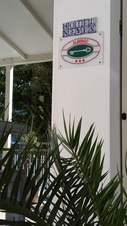 Hotel Nives Rimini Exterior photo