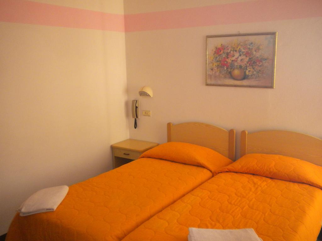 Hotel Nives Rimini Room photo