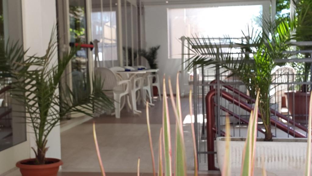 Hotel Nives Rimini Exterior photo